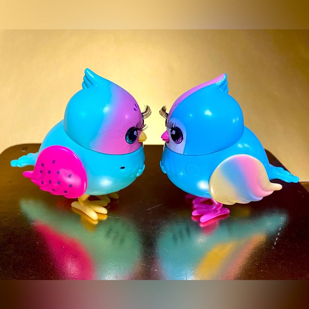 LITTLE LIVE PETS BIRD BUNDLE THEY TWEET/MOVE HEADS PIPPA PEEPS & RAINBOW TWEETS